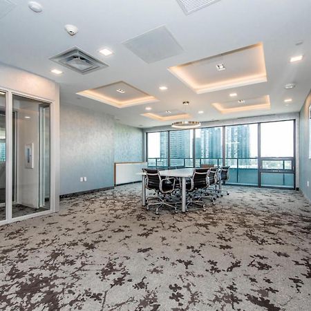 Condo In Parklawn & Lake Shore With Free Parking Close To Airport Toronto Exterior photo