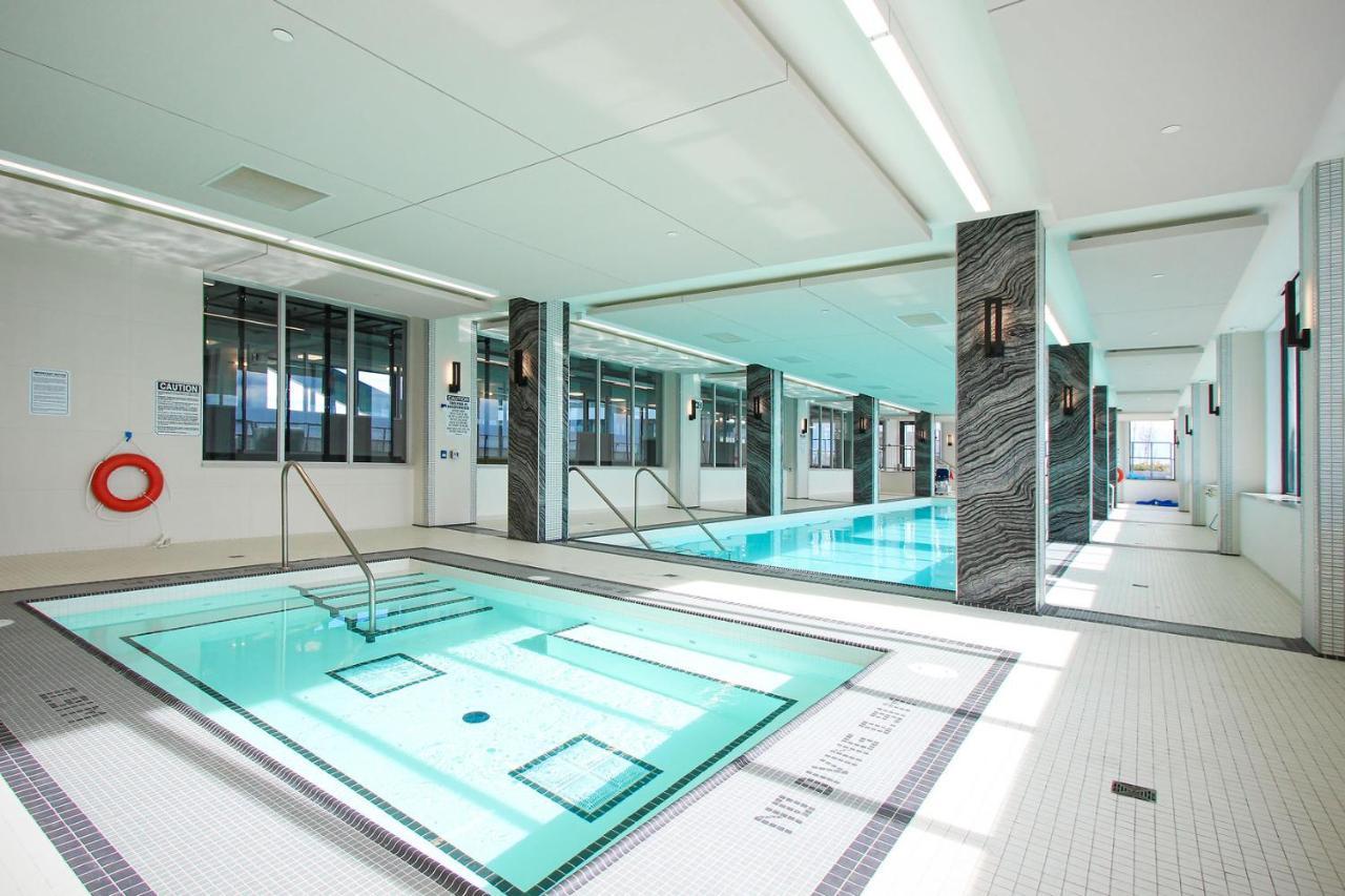 Condo In Parklawn & Lake Shore With Free Parking Close To Airport Toronto Exterior photo